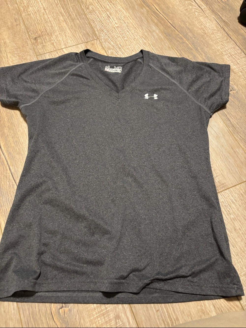 Under Armour Women's Black Athletic V-Neck Tee
